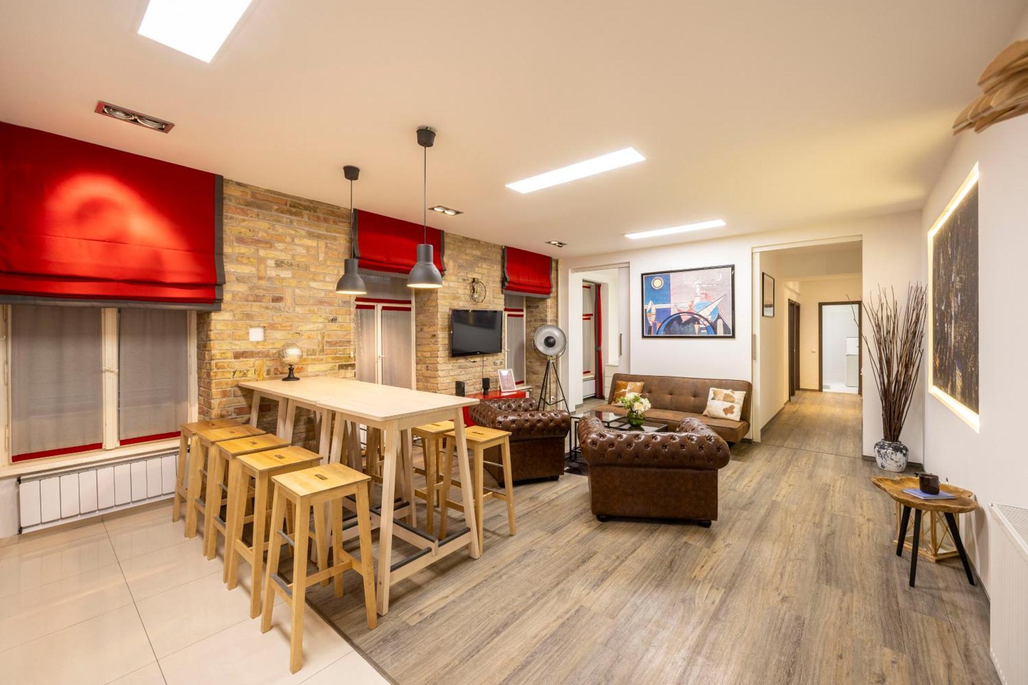 Deluxe Central Elizabeth Residence W/ 4Bedrm, 2Bathrm, 1Lvngrm Budapest Eksteriør billede